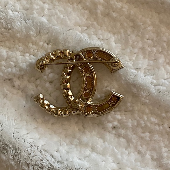 NWT Chanel brooch gold with crystal inlay - Picture 3 of 4